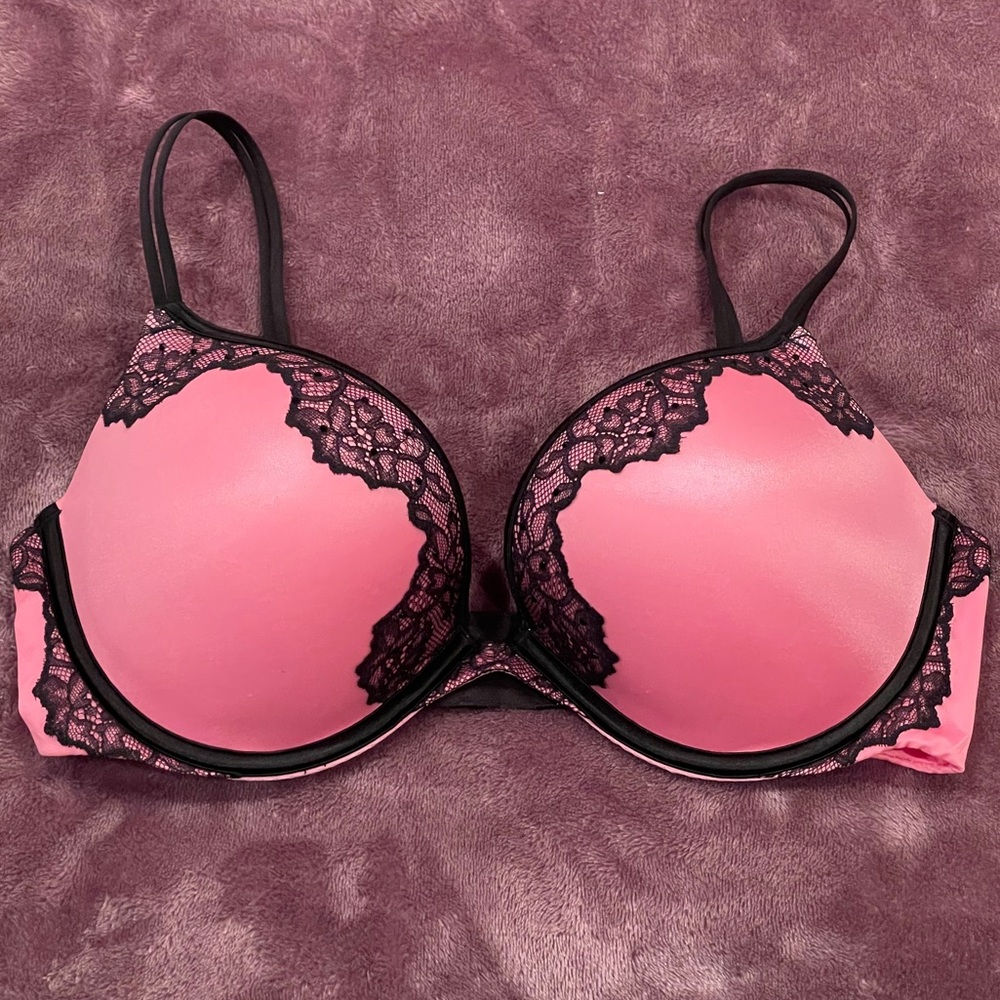 Victoria’s Secret Very Sexy Pink & Black Lace Bra